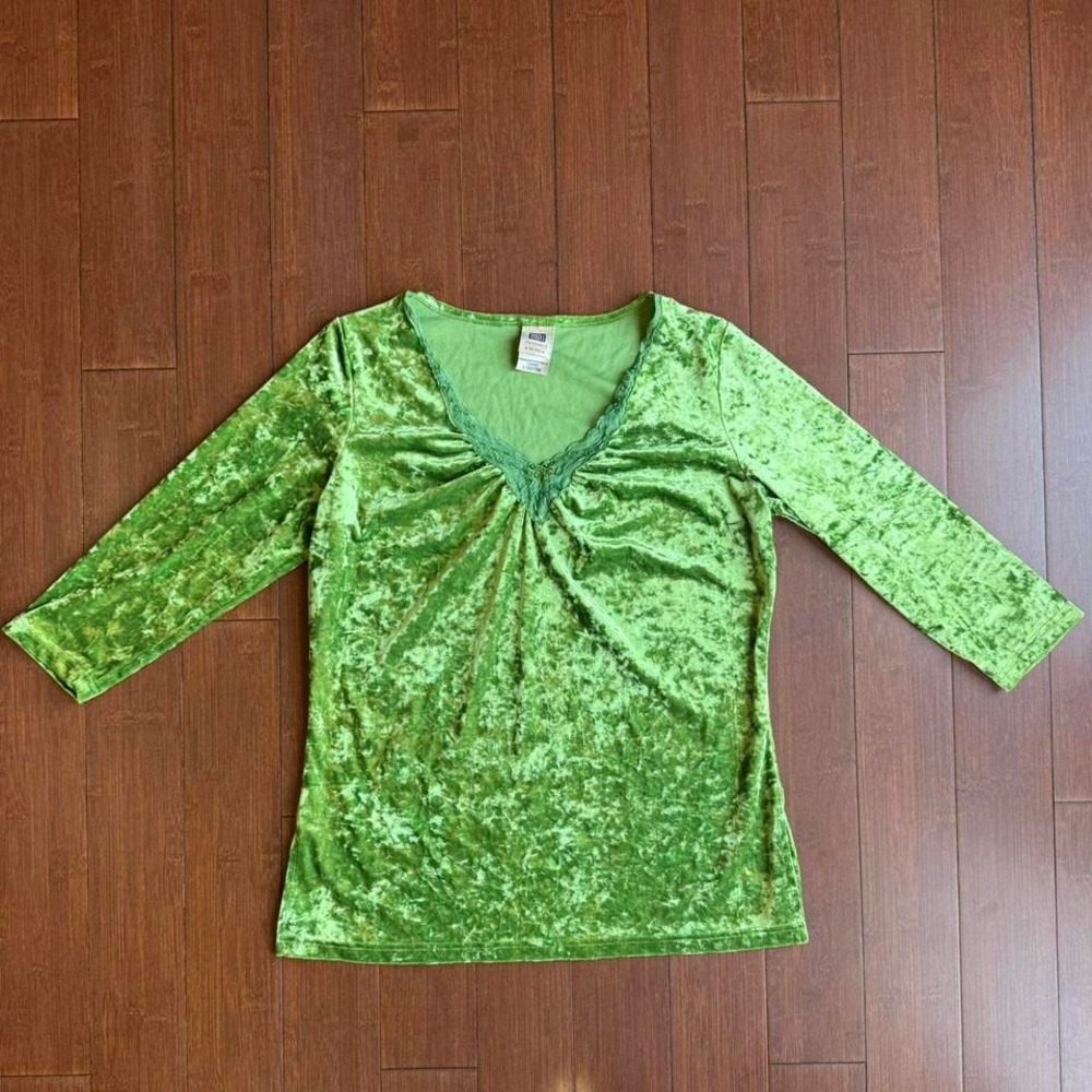 Faded Glory Light Green Velvet Long Sleeve Tee